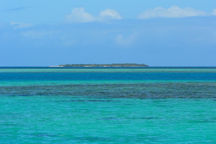 117- Retour vers Noumea, un ilot dans le lagon 